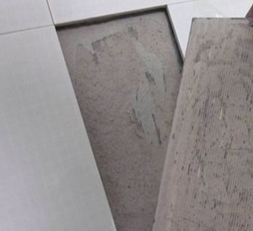 融水瓷砖空鼓维修公司分享瓷砖铺贴时如果打浆（即涂抹在瓷砖背面和基层上的砂浆或瓷砖胶）过少，会带来以下问题